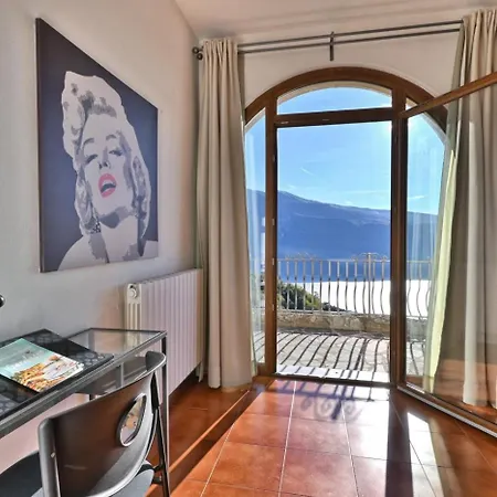 Apartment Armonia - Theater